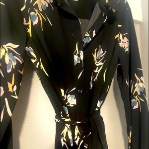 Black floral long sleeve dress. L